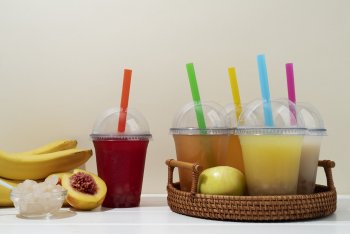 tasty-bubble-tea-drinks-colorful-straws